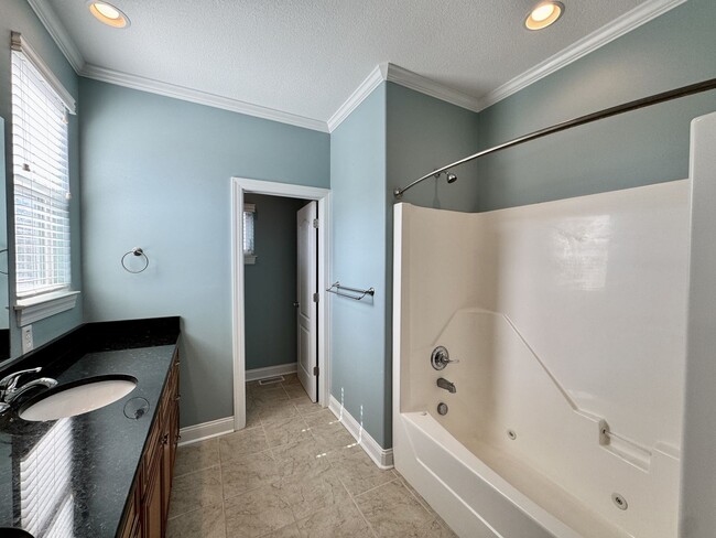 Building Photo - Ready 04-01-26! A Shadowlawn Condo w/Rooftop Deck - 3 Primary Suites - Outdoor Shower - Pet Frien...