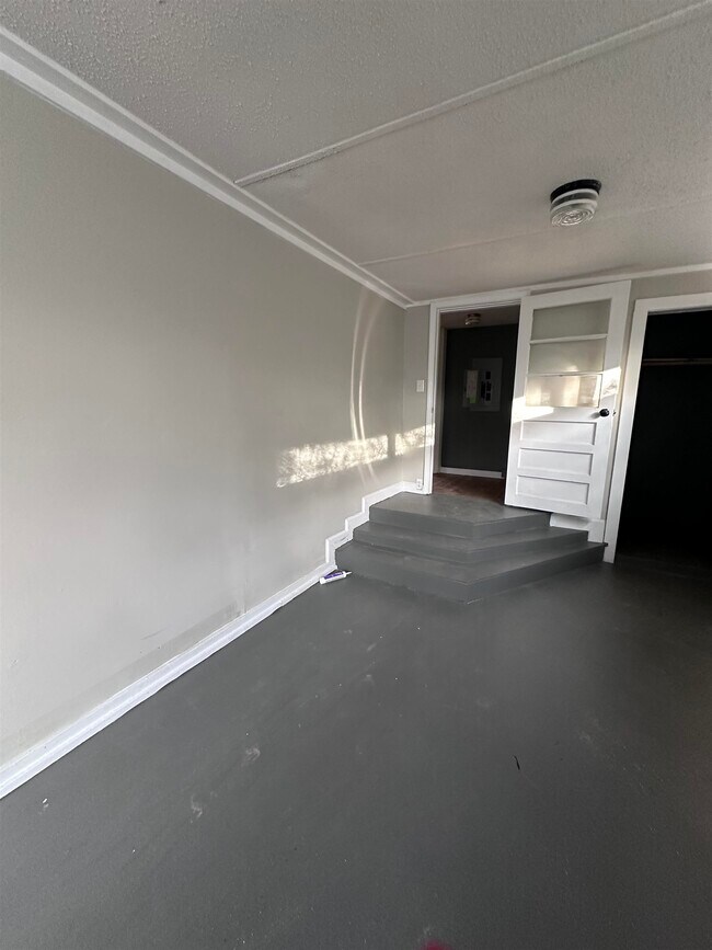 Building Photo - 3736 Donna Dr