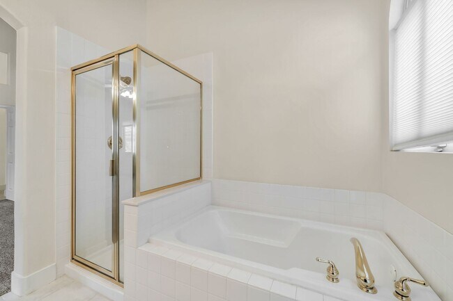 Building Photo - Single-Story Seven Hills Retreat with Stunning City & Mountain Views!