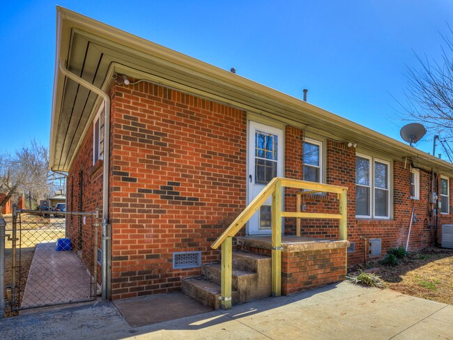 Building Photo - Charming home for rent in North OKC!