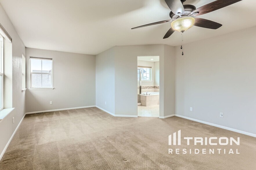 Building Photo - 6354 N Genoa Way