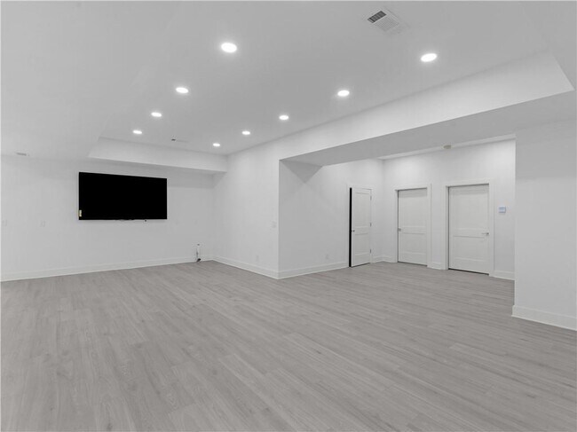 Building Photo - 3258 S Bay Dr