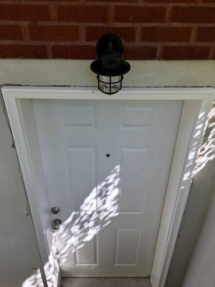 Building Photo - 615 S 200 E