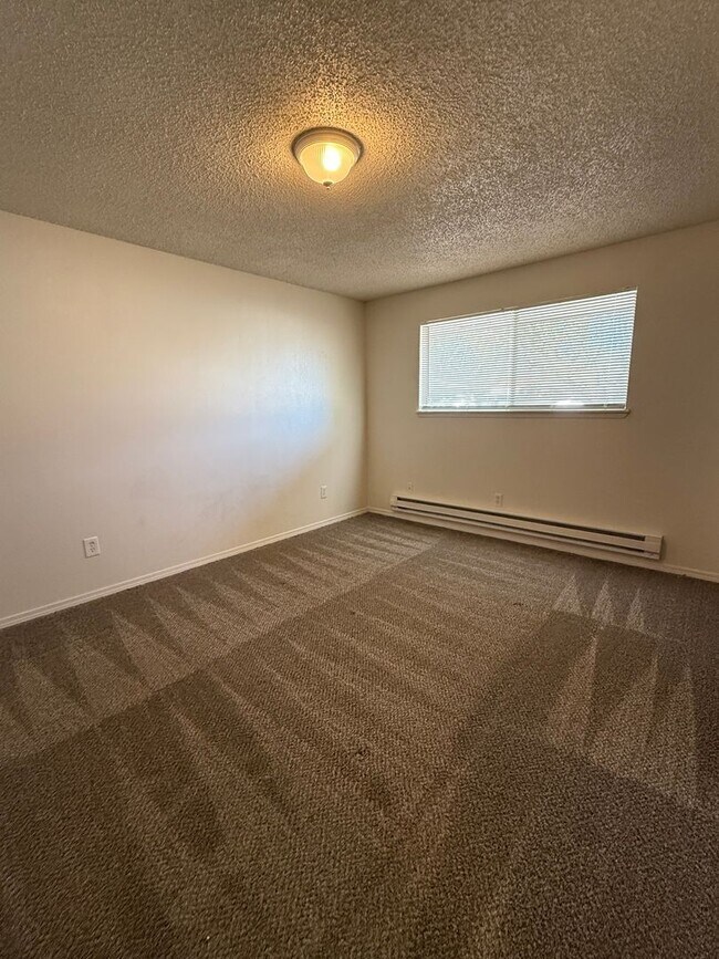 Building Photo - 141-143 E Home Ave