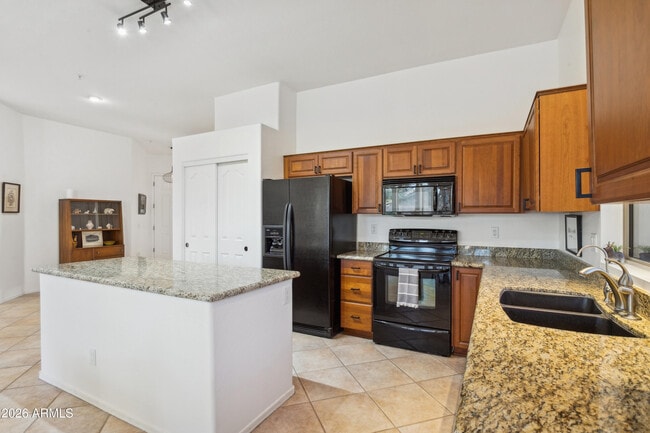 Building Photo - 10367 E Saltillo Dr