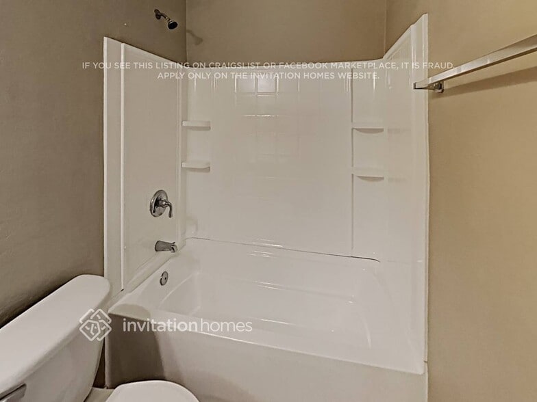 Building Photo - 6308 S 26th Dr