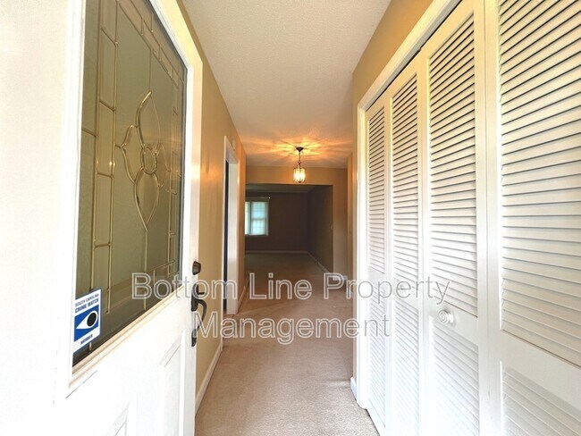 Building Photo - 186 Niven Rd