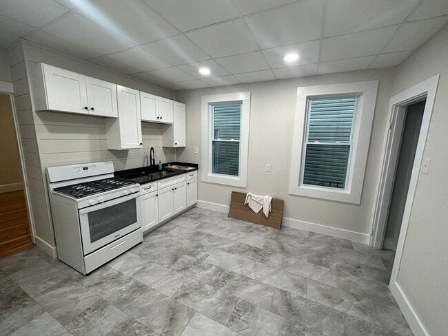 Primary Photo - 24 Melvin St