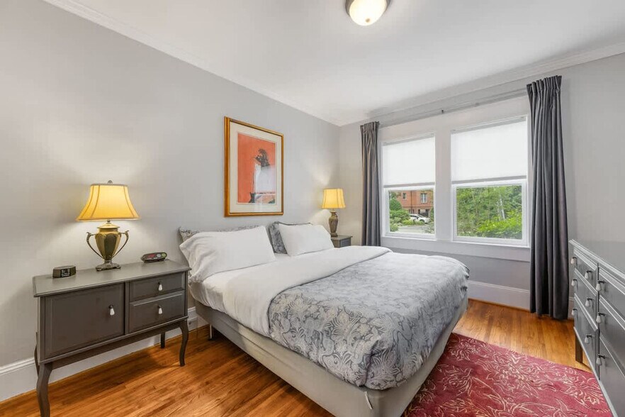 Building Photo - 800 Magnolia Ave