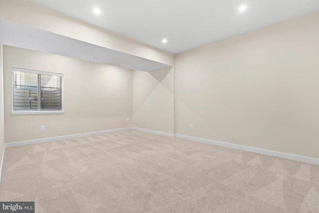 Building Photo - 6056 Murray Terrace