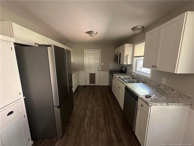 Building Photo - 707 Zircon Ct