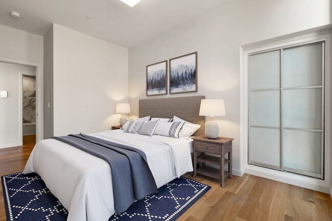 Building Photo - 537 E 2nd St