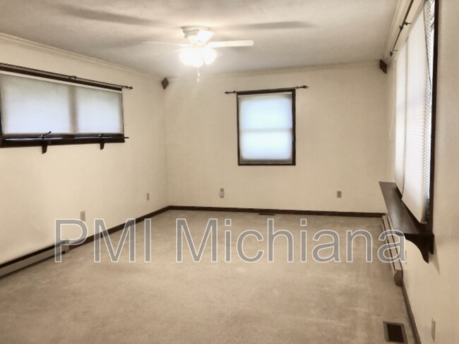 Building Photo - 52554 Kenilworth Rd