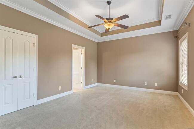 Building Photo - 704 Briarcliff Pl