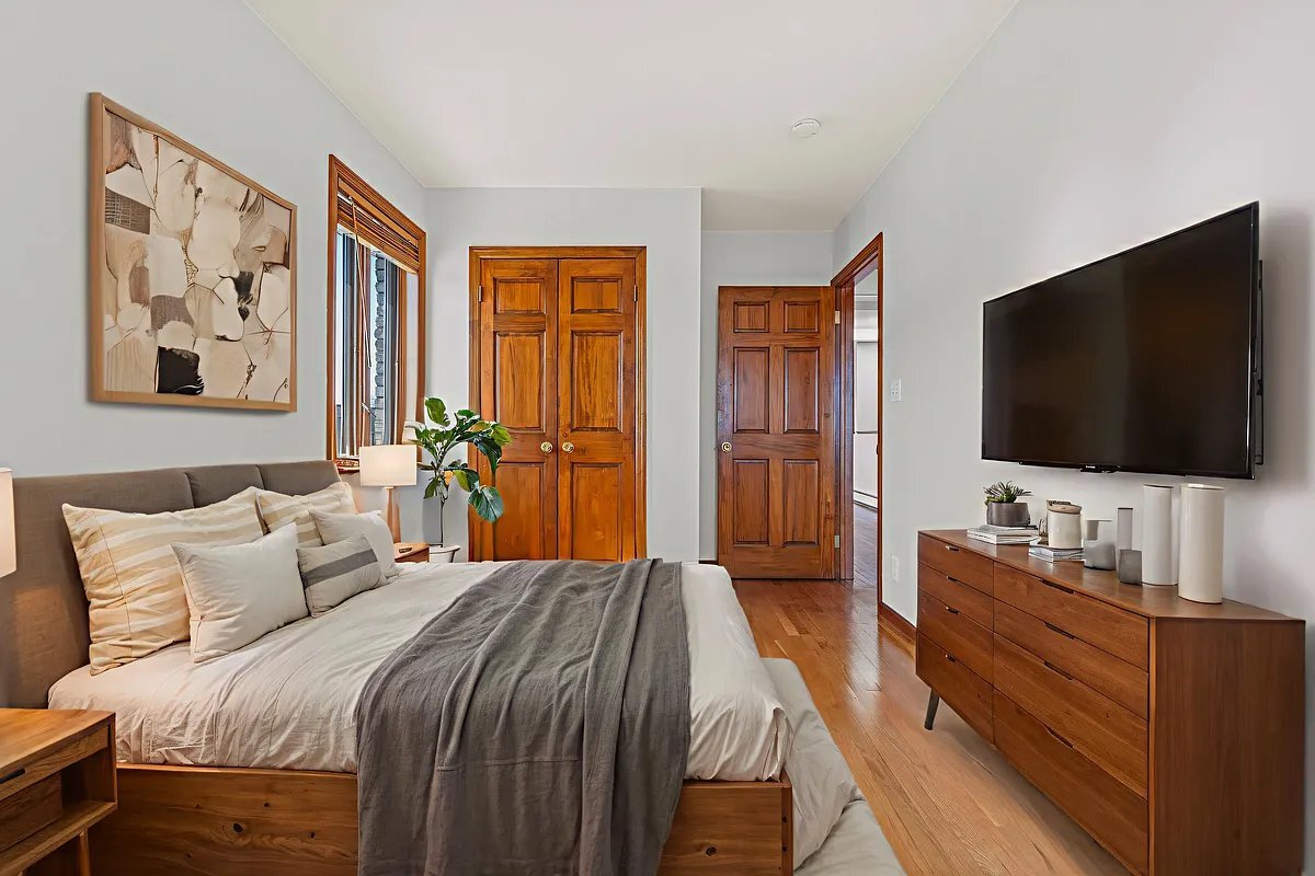 Building Photo - 60-63 60 Lane