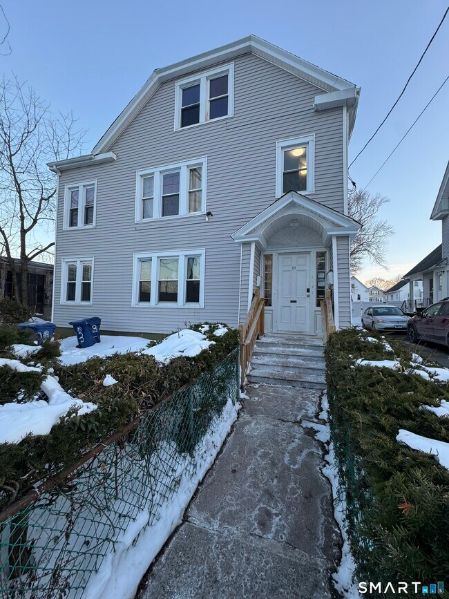 Building Photo - 10 Lester St