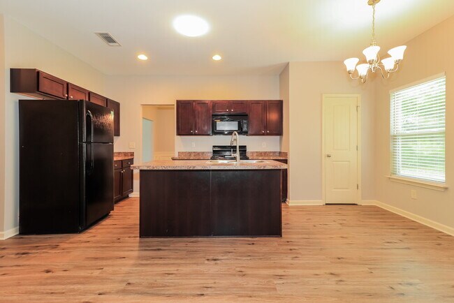 Building Photo - 50 Vivid Ln