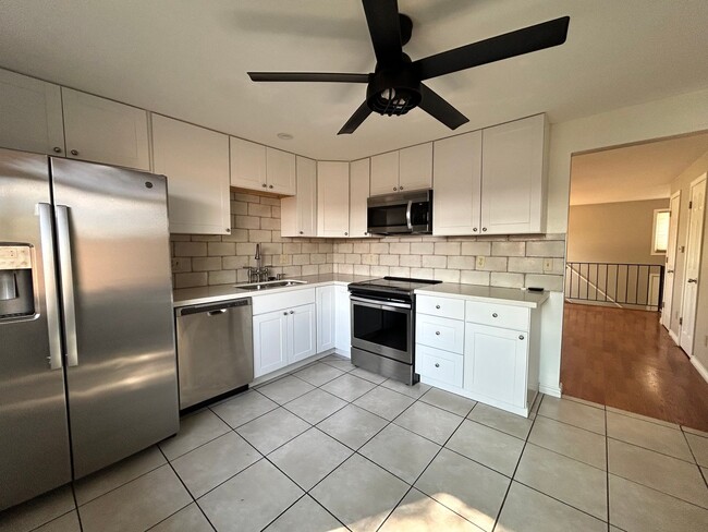 Building Photo - 1438 Hover St
