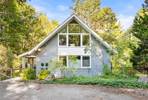 Building Photo - 44 The Valley Rd