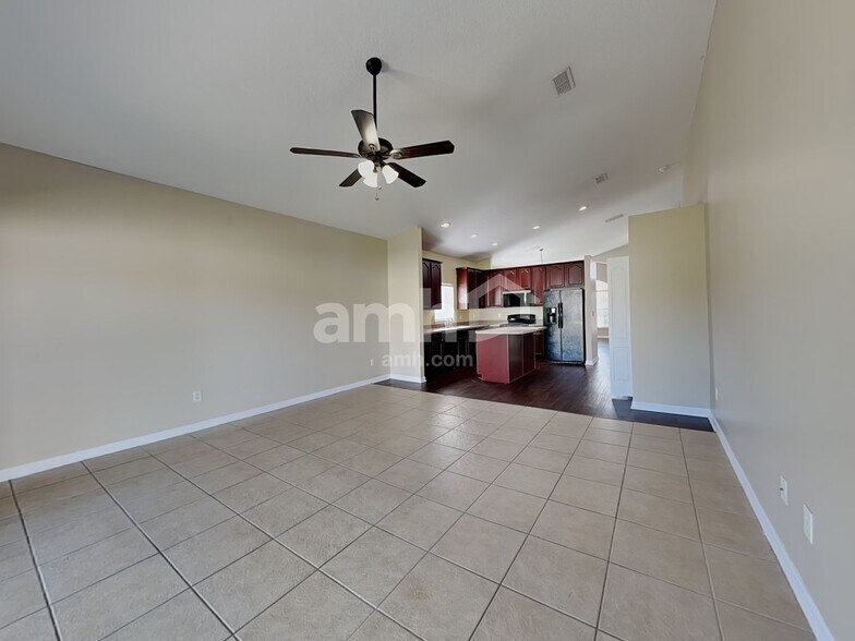 Building Photo - 366 Cabana View Way