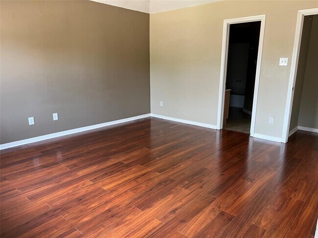 Building Photo - 5002 Asia Ln