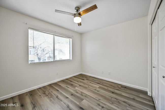 Building Photo - 5606 E Kelton Ln
