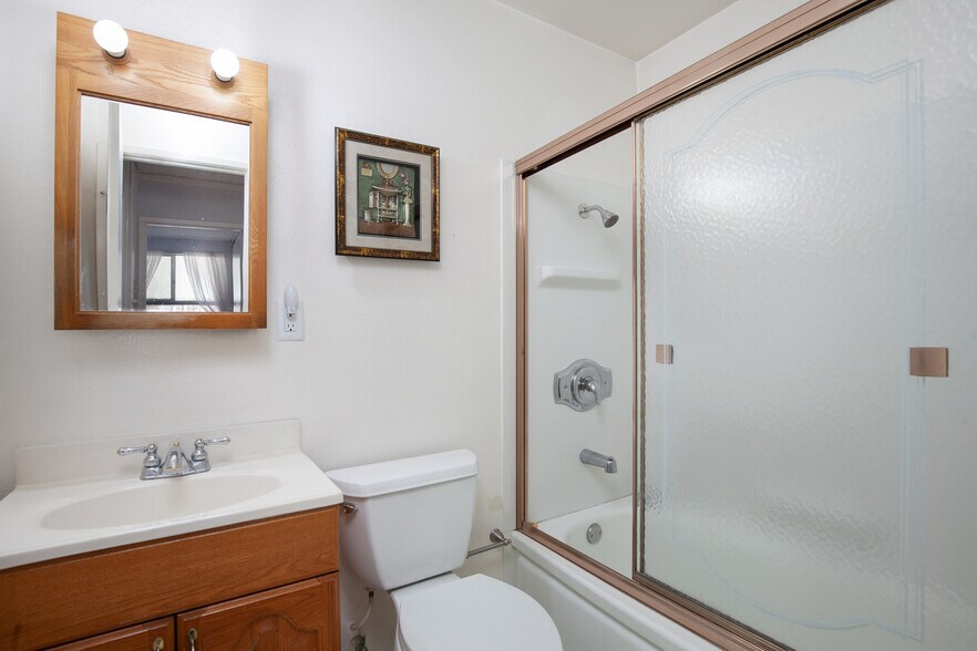 Building Photo - 6714 Cowles Mountain Blvd