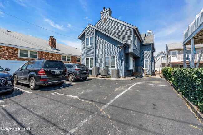 Building Photo - 62-64 Sherman Ave