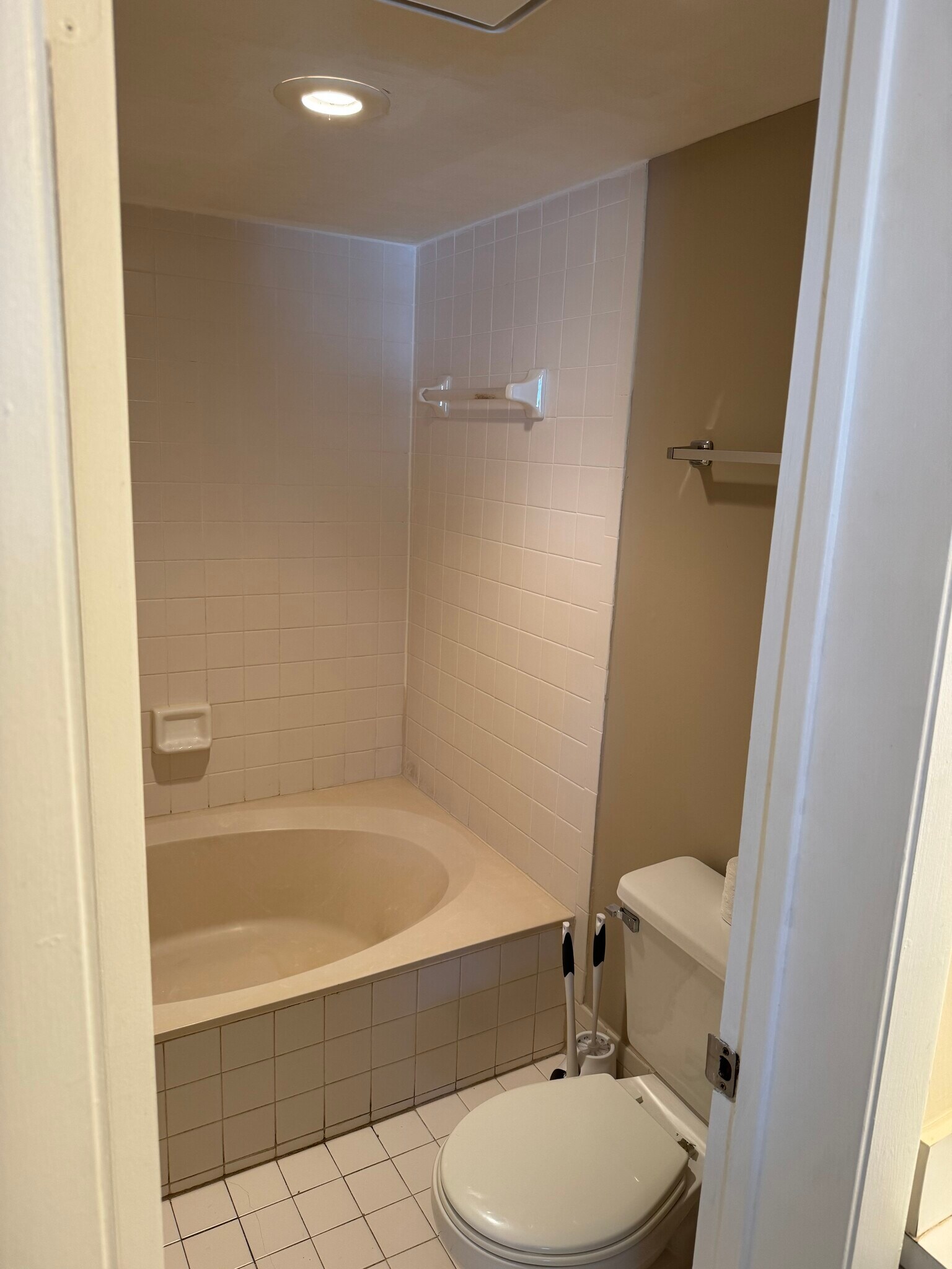 Building Photo - 430 SE 7th St