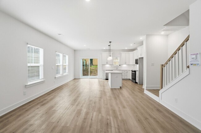 Building Photo - Bright & Modern New Construction Townhome