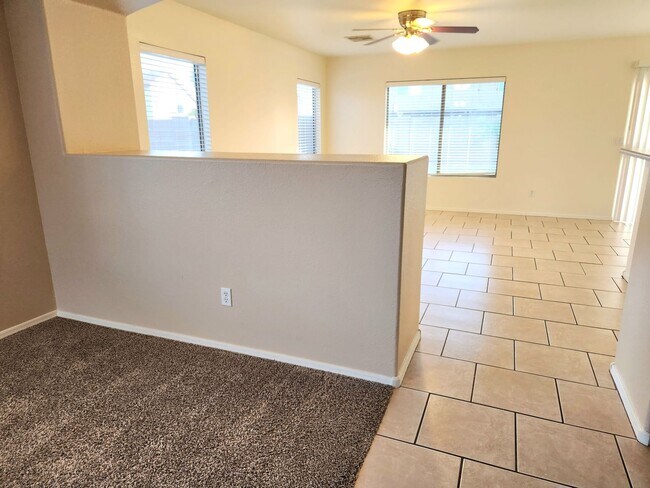 Building Photo - Rental Home Available in Surprise!