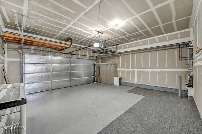 Building Photo - 9250 Lone Wolf Cir