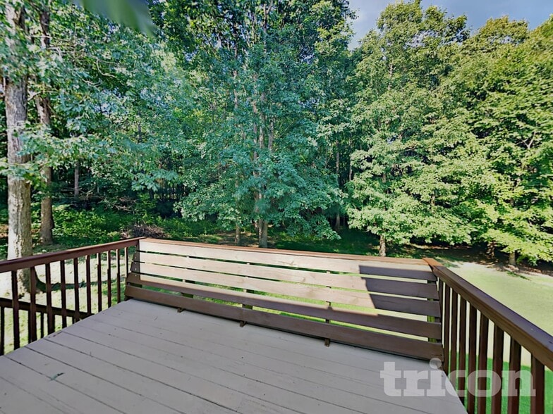 Building Photo - 244 Chastain Way