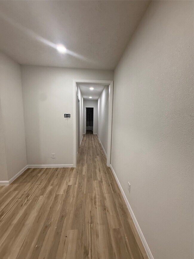 Building Photo - 7023 Canal St