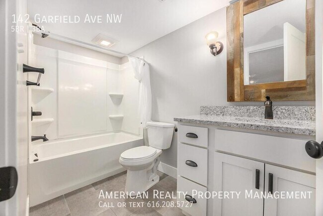 Building Photo - 142 Garfield Ave NW