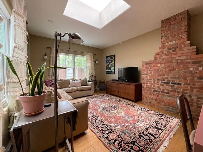 Building Photo - 1201 Escalante St