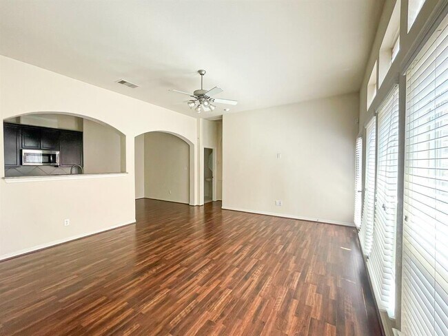 Building Photo - 10940 Chazenwood Dr