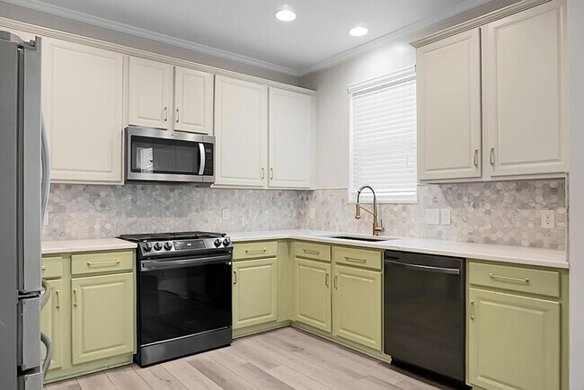 Building Photo - 243 Oglethorpe Cir
