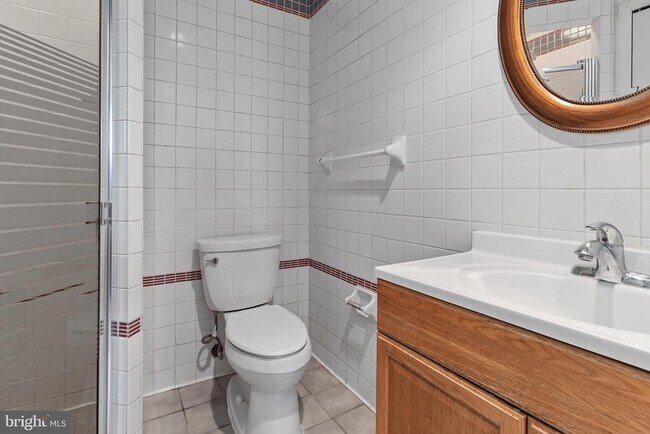 Building Photo - 5601 Dawes Ave