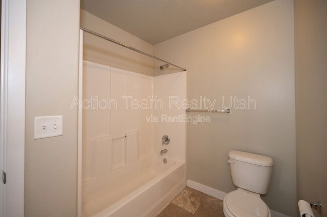 Building Photo - 4088 E Oakland Hills Dr