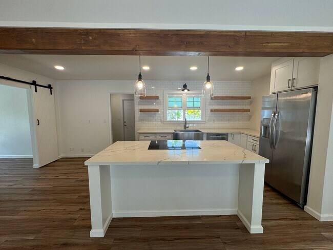 Building Photo - 279 Hamakua Dr