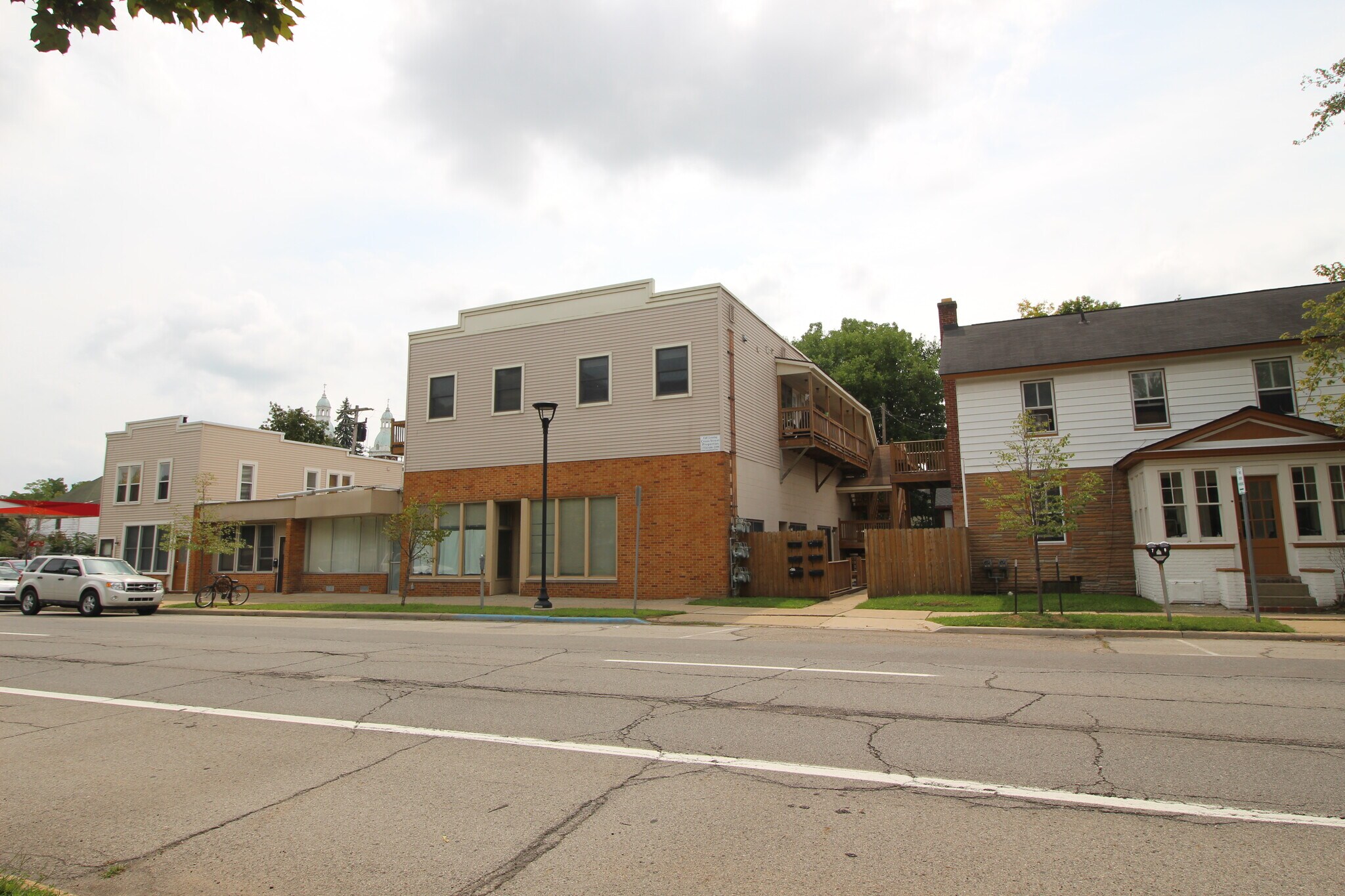 Building Photo - 217 W Cross St