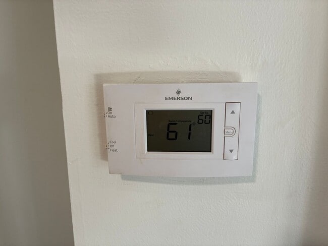 Building Photo - Rountree school district, fully remodeled 2 bed, 1 bath duplex walking distance to MSU campus and...