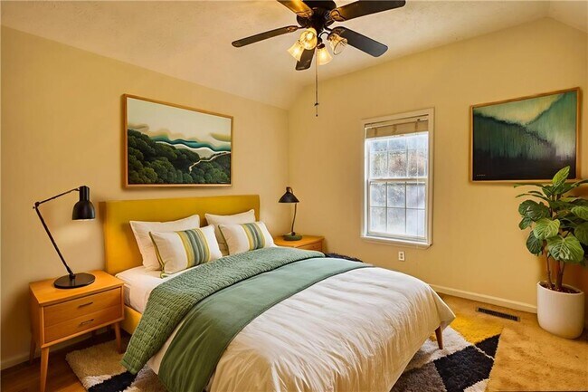 Building Photo - 2475 Nugget Dr SW