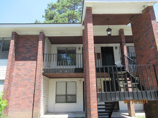 Primary Photo - 251 Rast St