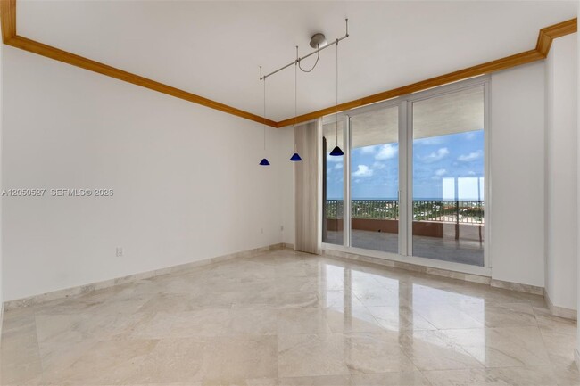 Building Photo - 785 Crandon Blvd