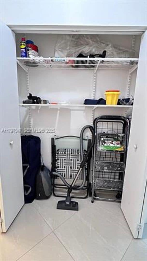 Building Photo - 19701 E Country Club Dr