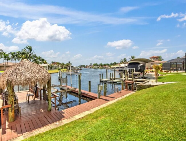 Building Photo - 4803 SW Santa Barbara Ct