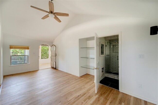 Building Photo - 3700 1/2 Kerbey Ln