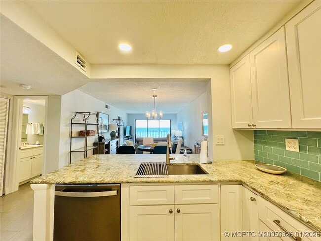 Building Photo - 9400 S Ocean Dr
